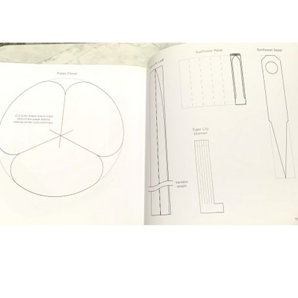 Paper Blooms: 25 Extraordinary Flowers to Make Book - Picture 3 of 6